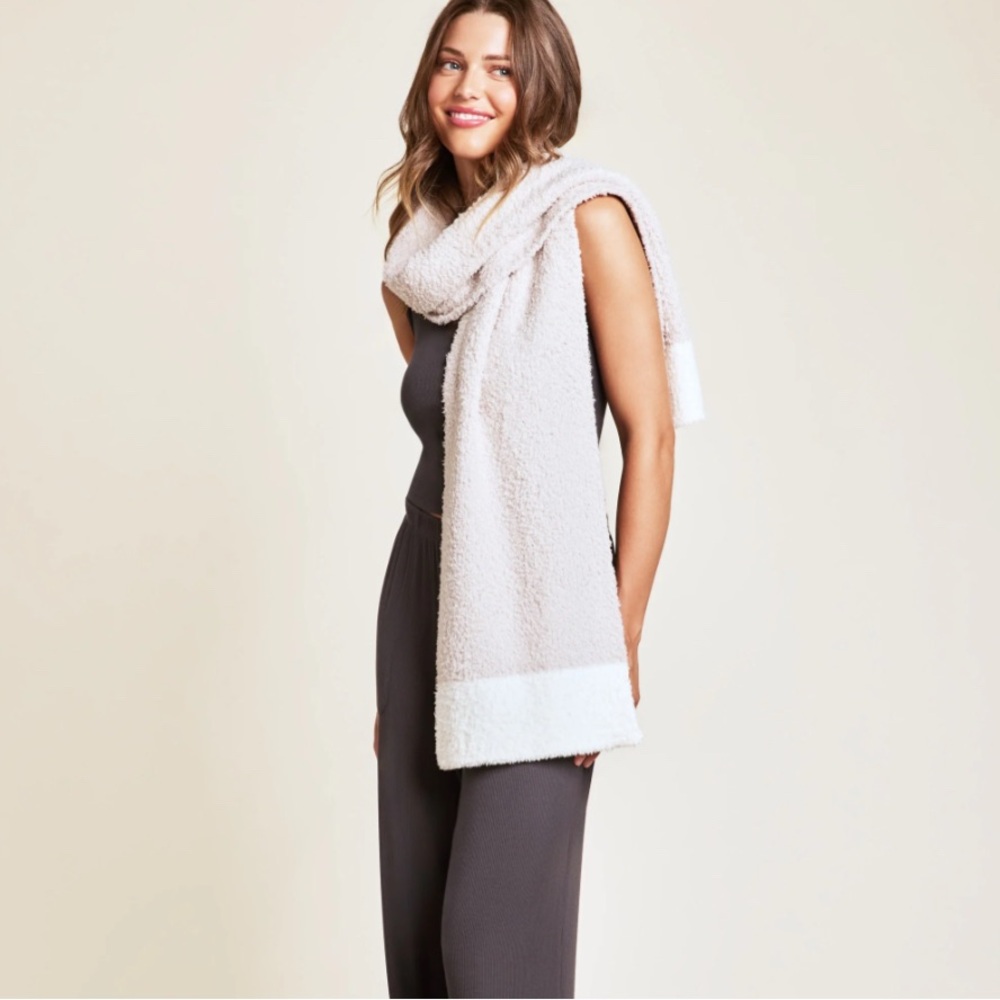NWT Barefoot Dreams Contrast Scarf